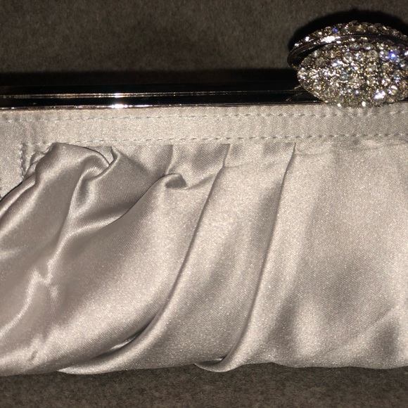 Purse - Picture 2 of 5